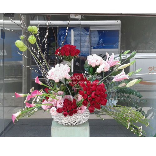 Arreglo floral Borgoña de Casa Verde Arte en Flores Casa Verde Arte en Flores CVA00694