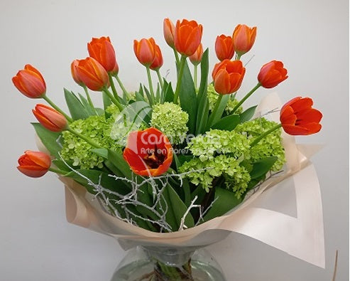 Arreglo floral Tulipan 1 de Casa Verde Arte en Flores Casa Verde Arte en Flores CVA01206