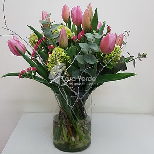 Arreglo floral Tulipan 2 de Casa Verde Arte en Flores Casa Verde Arte en Flores CVA01207